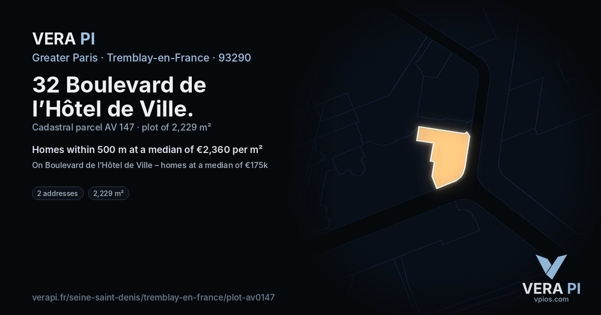 32 Boulevard de l’Hôtel de Ville, Tremblay-en-France at night – the plot lit, the parcels around coloured by the prices near them