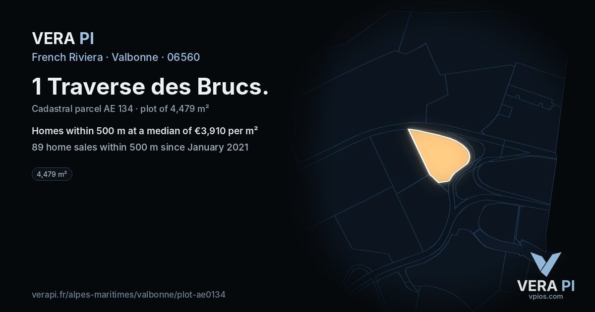 1 Traverse des Brucs, Valbonne at night – the plot lit, the parcels around coloured by the prices near them