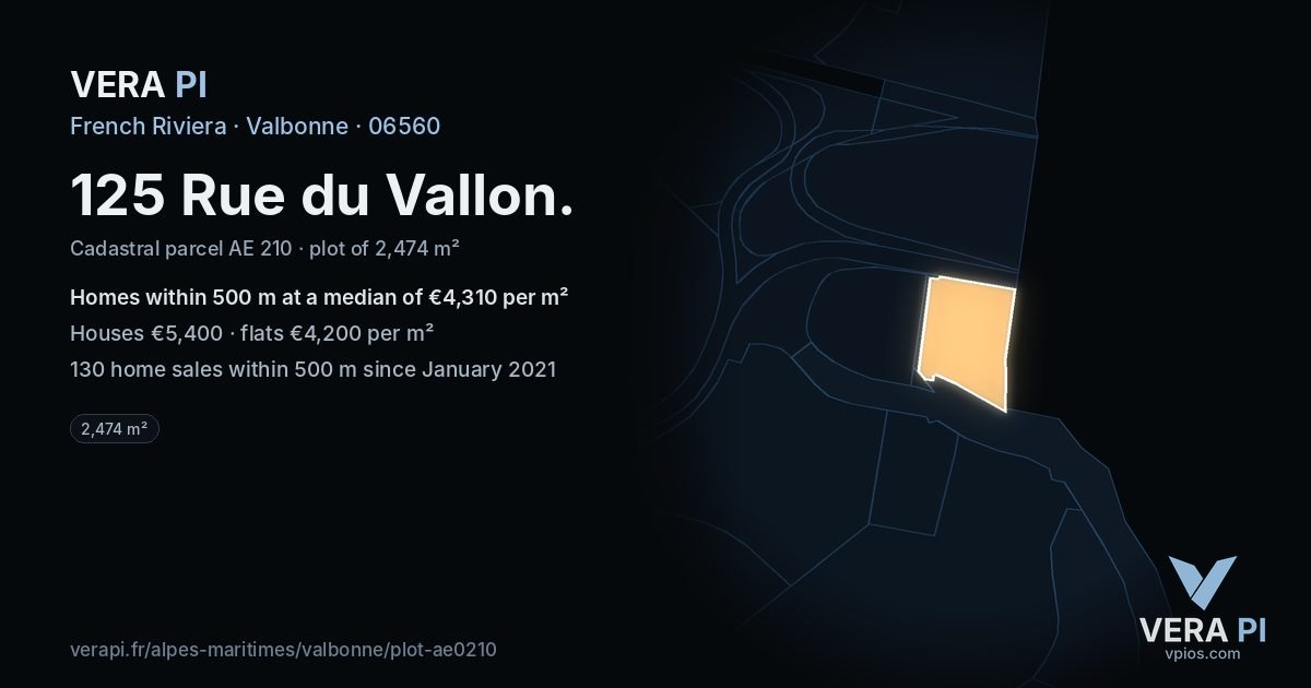 125 Rue du Vallon, Valbonne at night – the plot lit, the parcels around coloured by the prices near them
