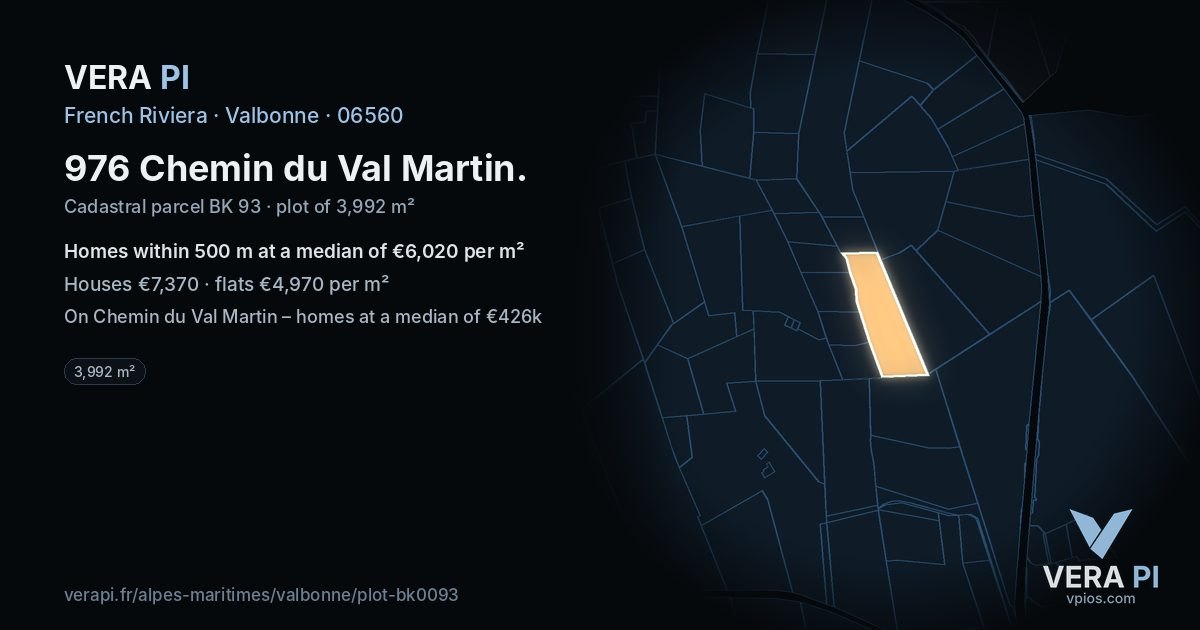 976 Chemin du Val Martin, Valbonne at night – the plot lit, the parcels around coloured by the prices near them