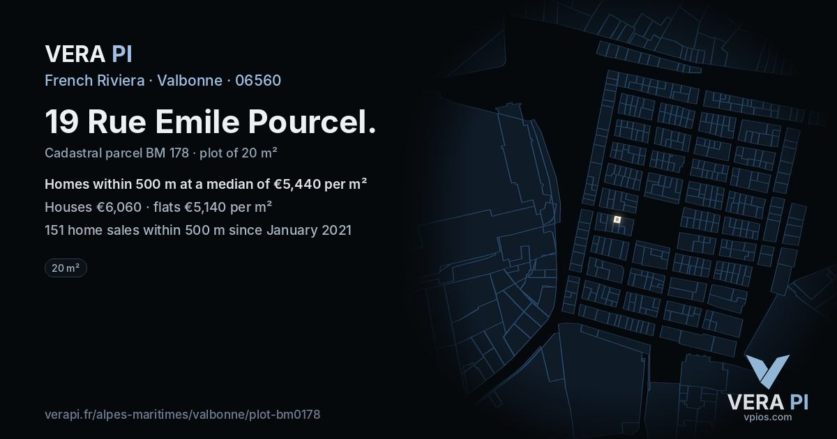 19 Rue Emile Pourcel, Valbonne at night – the plot lit, the parcels around coloured by the prices near them