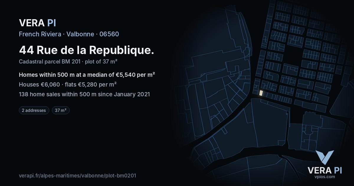 44 Rue de la Republique, Valbonne at night – the plot lit, the parcels around coloured by the prices near them