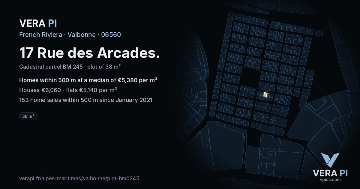 17 Rue des Arcades, Valbonne at night – the plot lit, the parcels around coloured by the prices near them