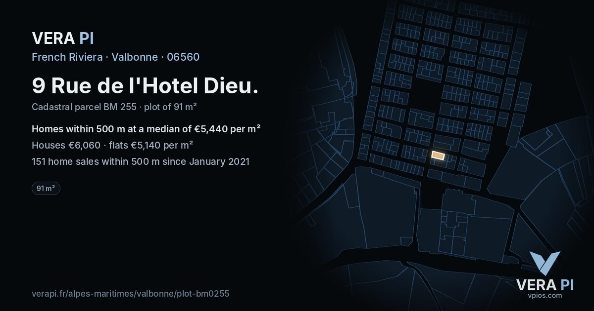9 Rue de l'Hotel Dieu, Valbonne at night – the plot lit, the parcels around coloured by the prices near them