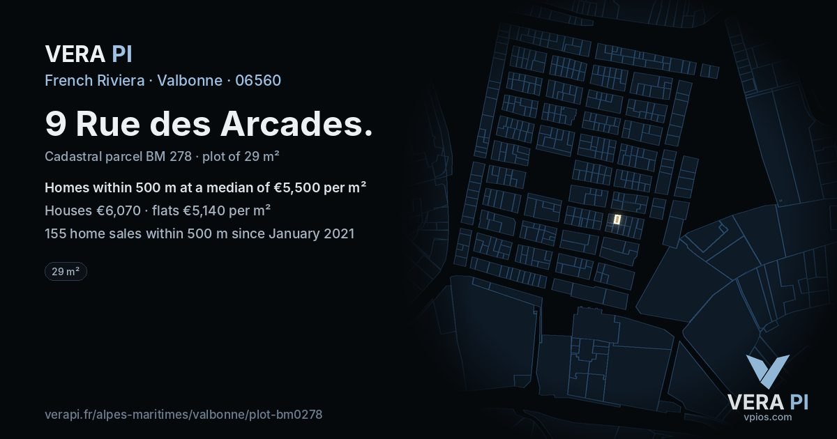 9 Rue des Arcades, Valbonne at night – the plot lit, the parcels around coloured by the prices near them