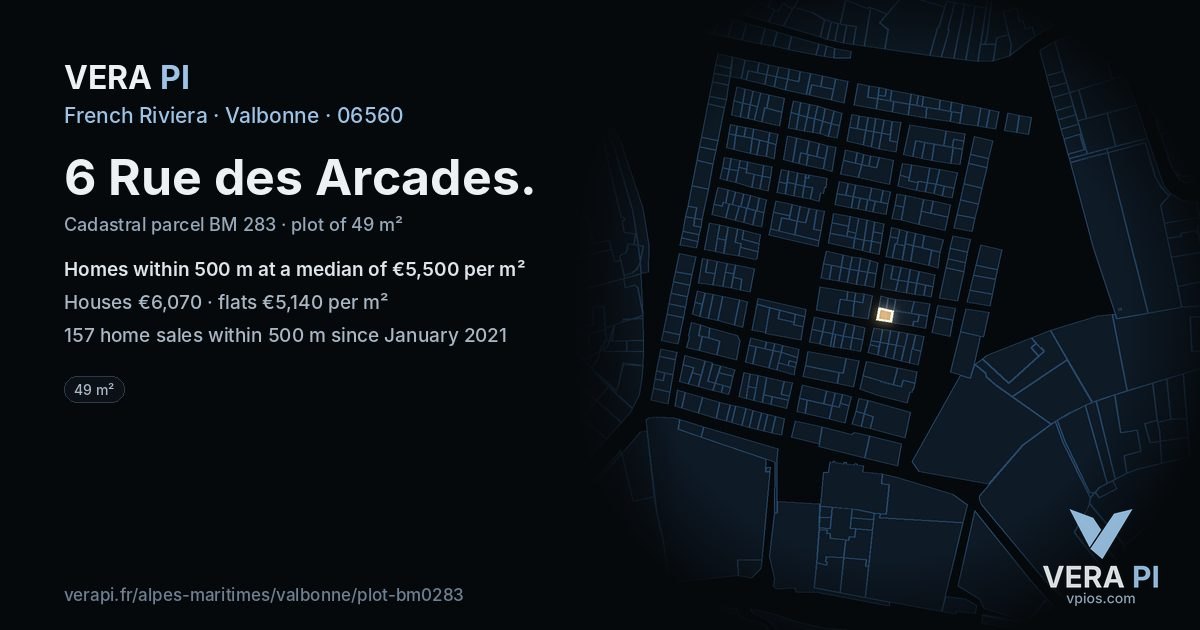 6 Rue des Arcades, Valbonne at night – the plot lit, the parcels around coloured by the prices near them