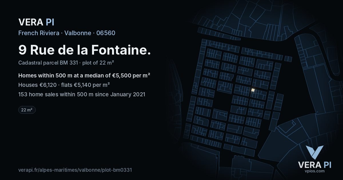 9 Rue de la Fontaine, Valbonne at night – the plot lit, the parcels around coloured by the prices near them