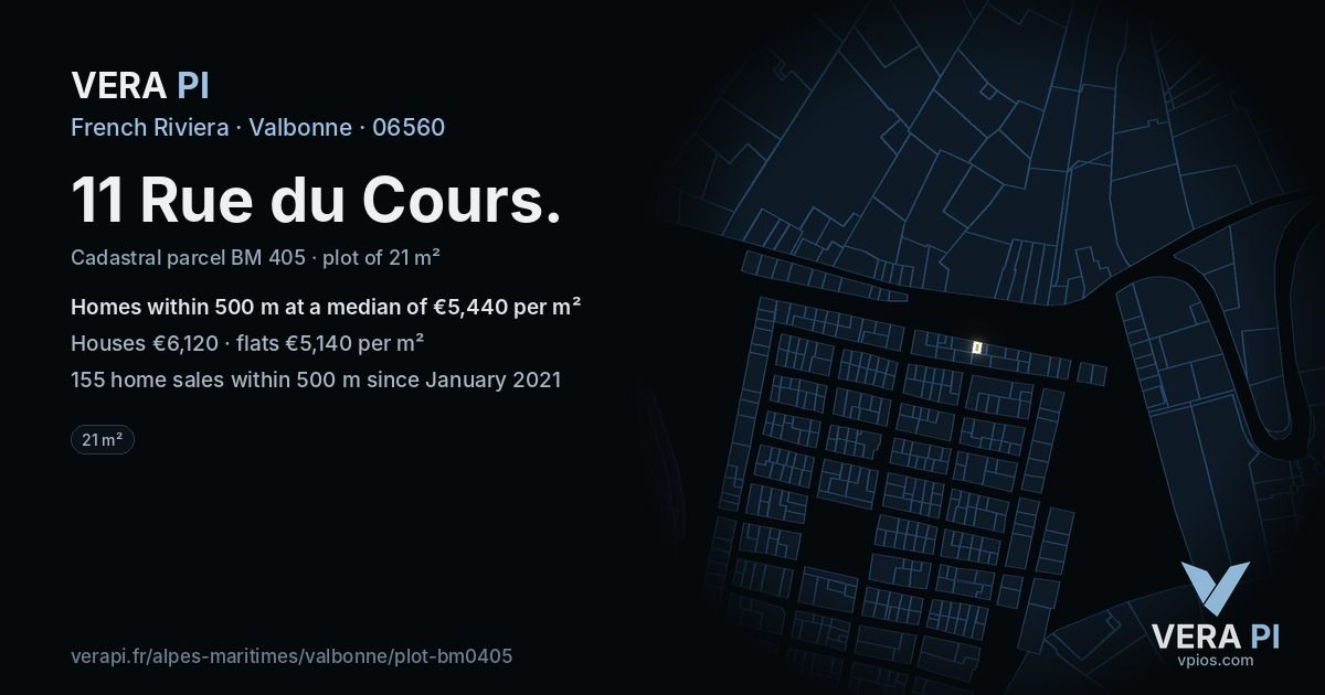 11 Rue du Cours, Valbonne at night – the plot lit, the parcels around coloured by the prices near them