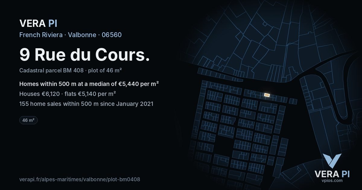 9 Rue du Cours, Valbonne at night – the plot lit, the parcels around coloured by the prices near them