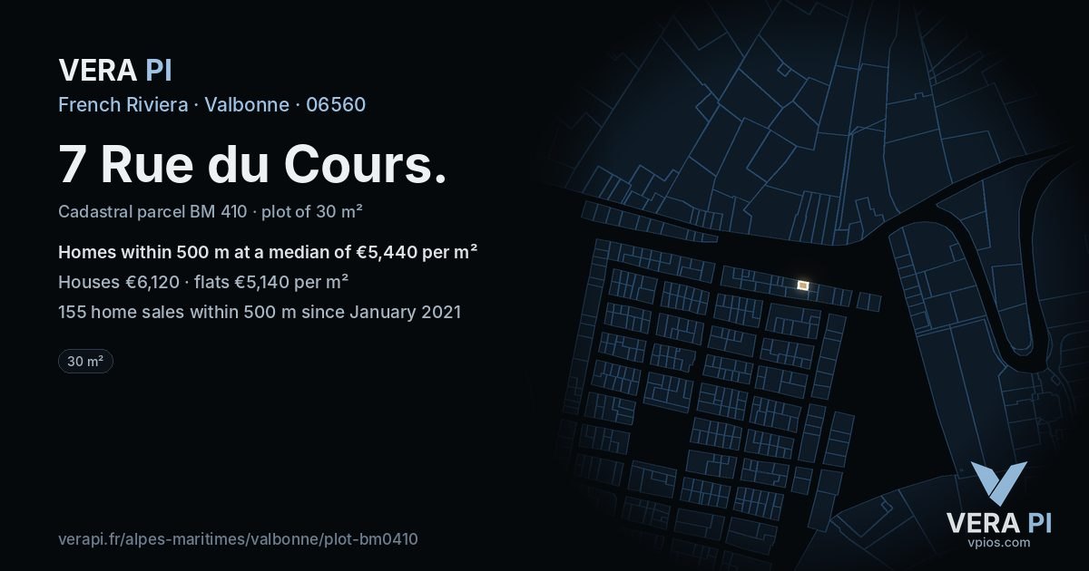 7 Rue du Cours, Valbonne at night – the plot lit, the parcels around coloured by the prices near them