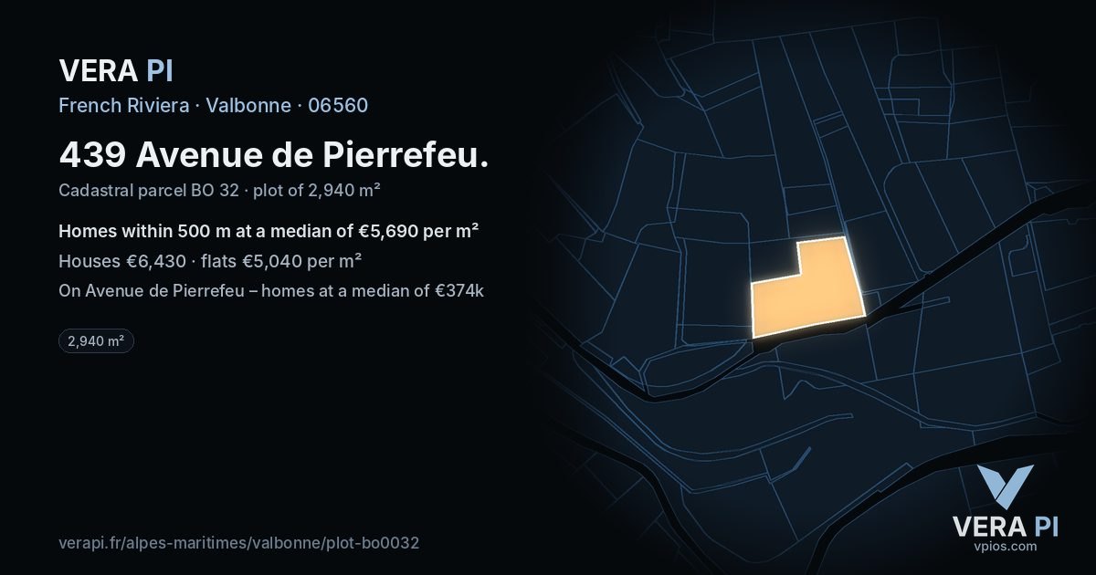 439 Avenue de Pierrefeu, Valbonne at night – the plot lit, the parcels around coloured by the prices near them