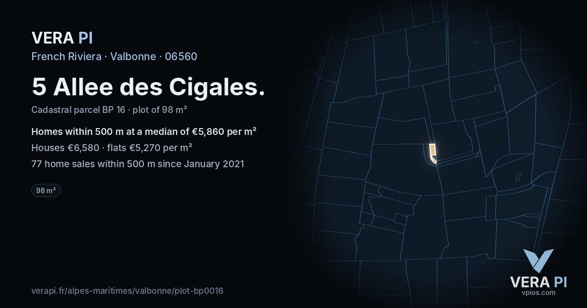 5 Allee des Cigales, Valbonne at night – the plot lit, the parcels around coloured by the prices near them