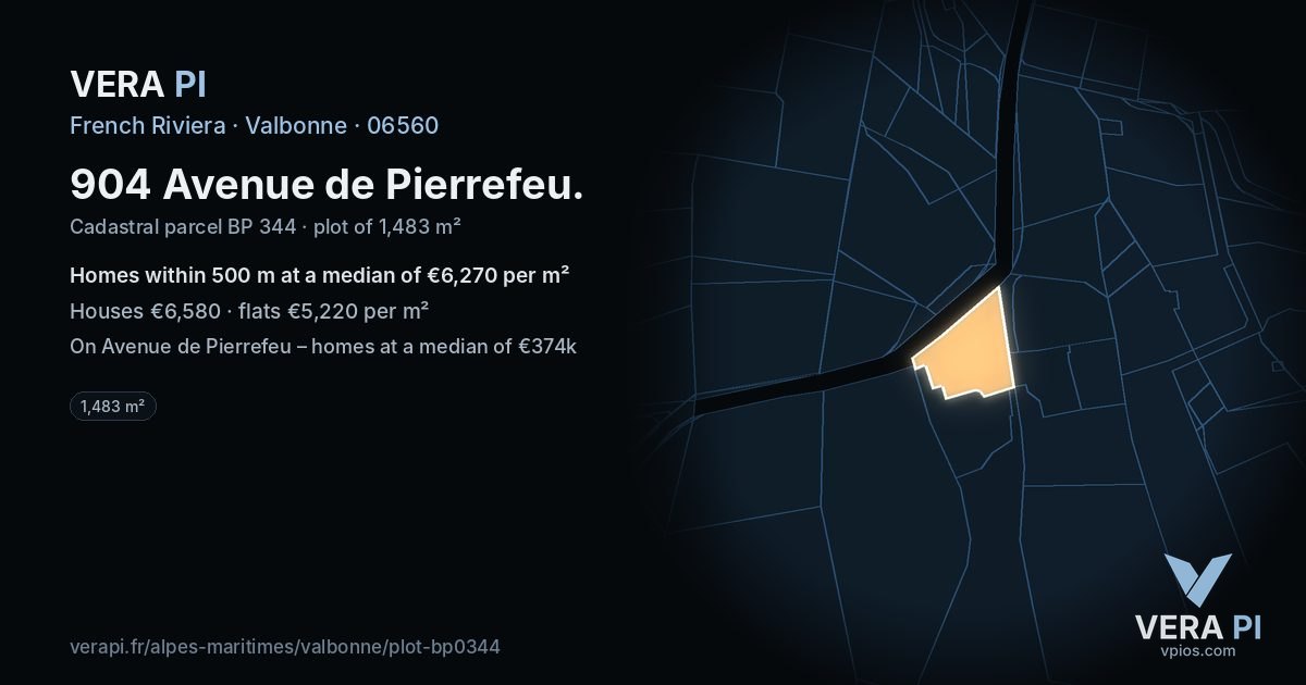 904 Avenue de Pierrefeu, Valbonne at night – the plot lit, the parcels around coloured by the prices near them
