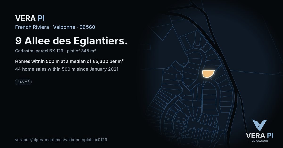 9 Allee des Eglantiers, Valbonne at night – the plot lit, the parcels around coloured by the prices near them