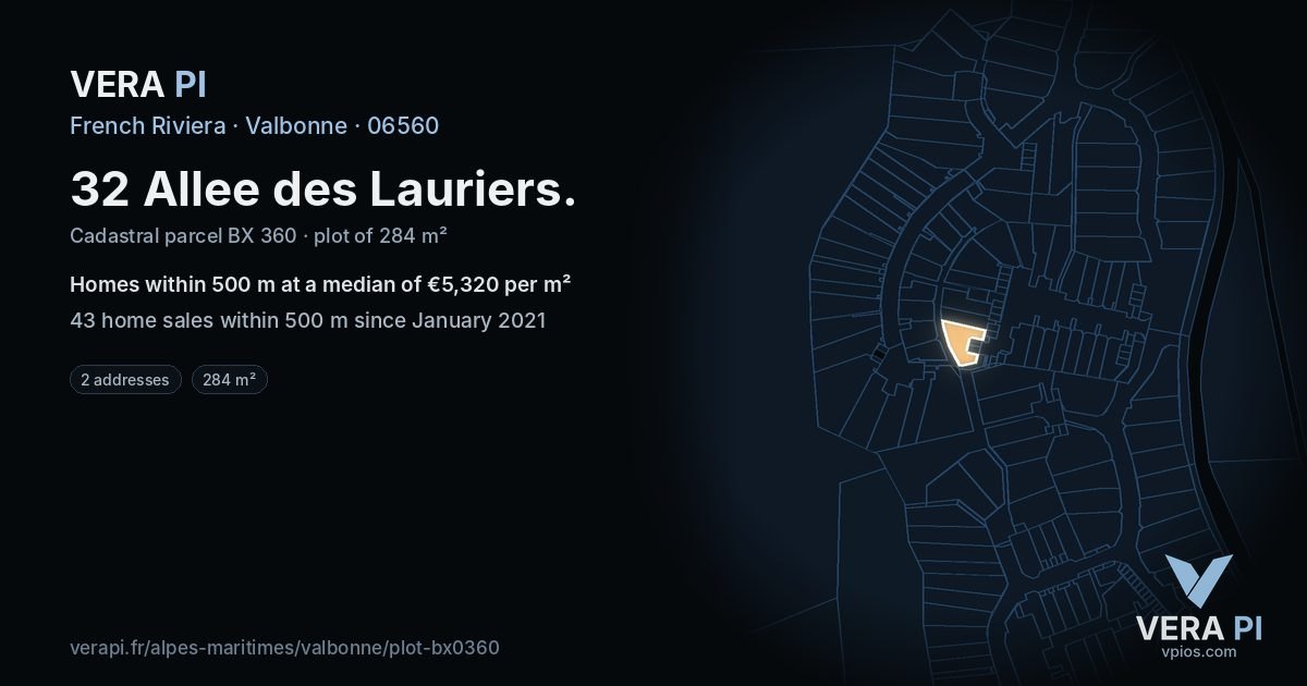 32 Allee des Lauriers, Valbonne at night – the plot lit, the parcels around coloured by the prices near them