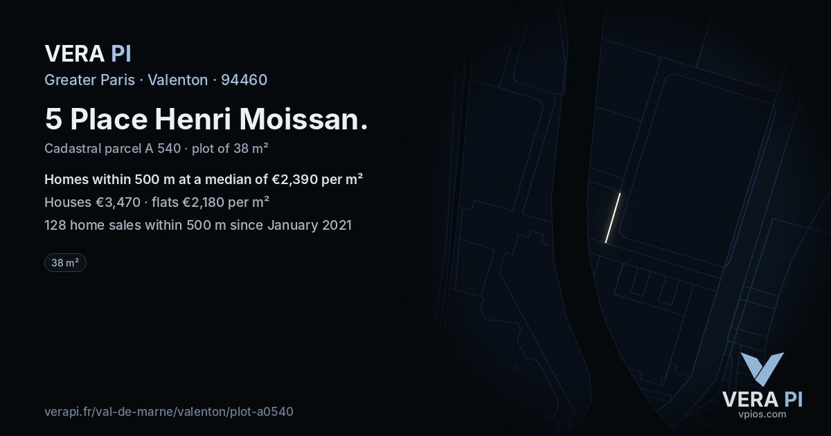 5 Place Henri Moissan, Valenton at night – the plot lit, the parcels around coloured by the prices near them