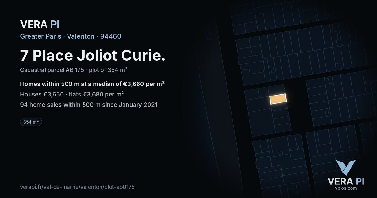 7 Place Joliot Curie, Valenton at night – the plot lit, the parcels around coloured by the prices near them