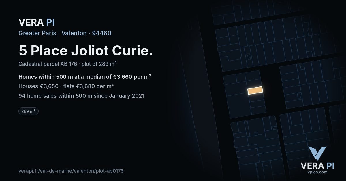 5 Place Joliot Curie, Valenton at night – the plot lit, the parcels around coloured by the prices near them