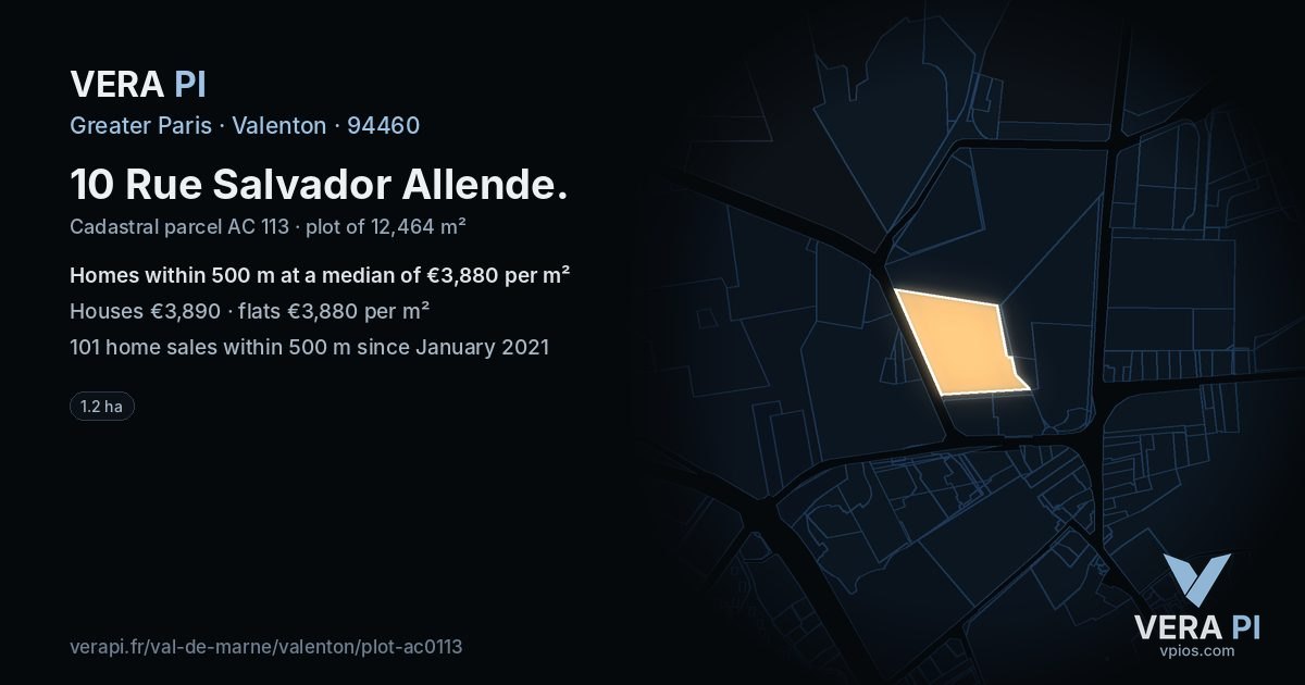 10 Rue Salvador Allende, Valenton at night – the plot lit, the parcels around coloured by the prices near them