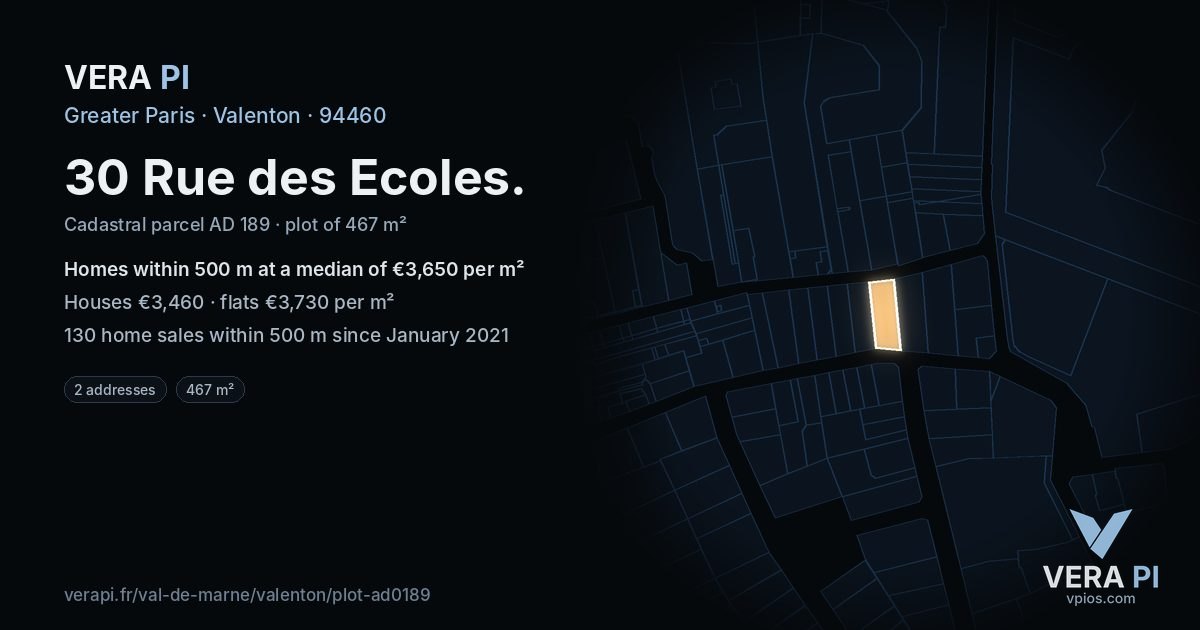 30 Rue des Ecoles, Valenton at night – the plot lit, the parcels around coloured by the prices near them