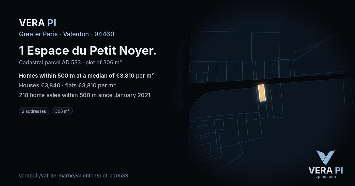 1 Espace du Petit Noyer, Valenton at night – the plot lit, the parcels around coloured by the prices near them