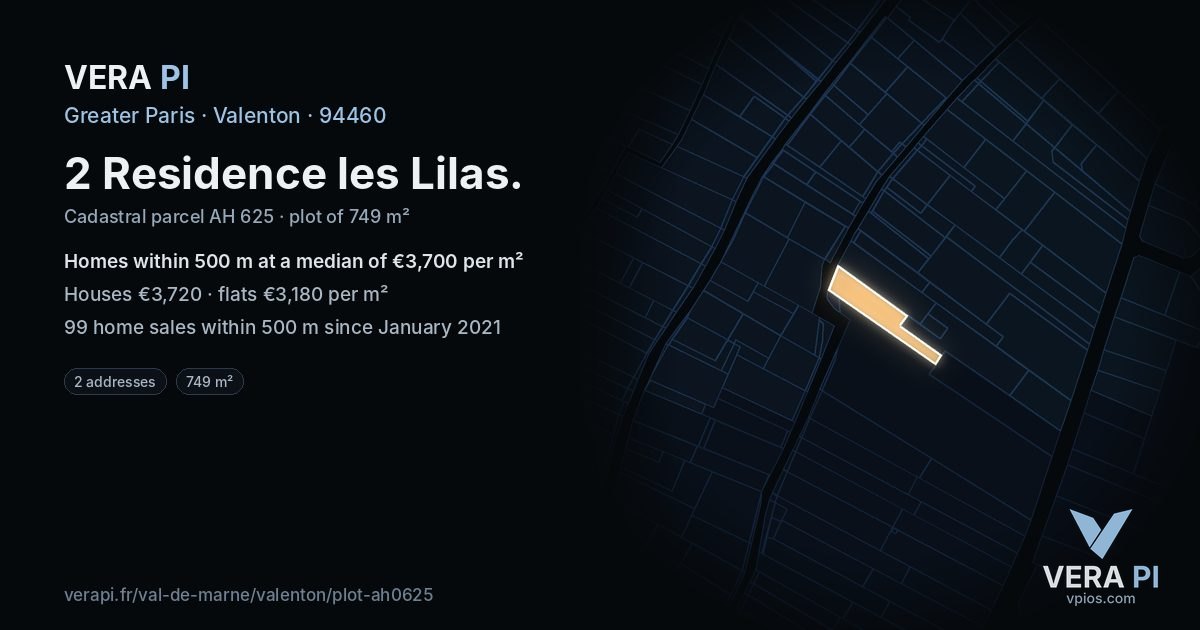2 Residence les Lilas, Valenton at night – the plot lit, the parcels around coloured by the prices near them