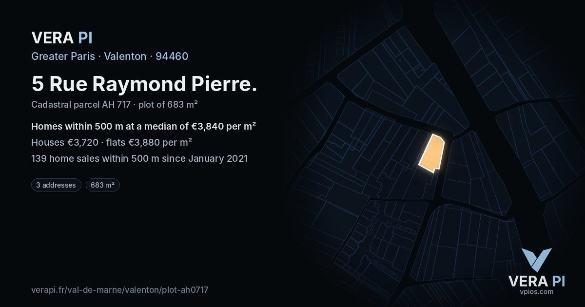 5 Rue Raymond Pierre, Valenton at night – the plot lit, the parcels around coloured by the prices near them