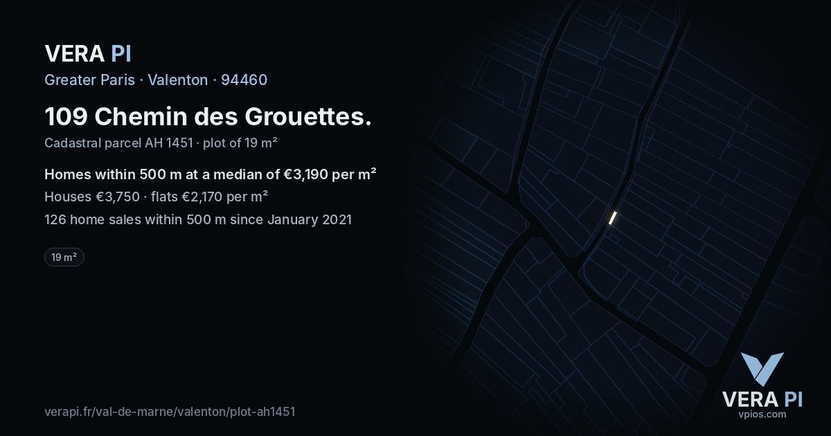 109 Chemin des Grouettes, Valenton at night – the plot lit, the parcels around coloured by the prices near them