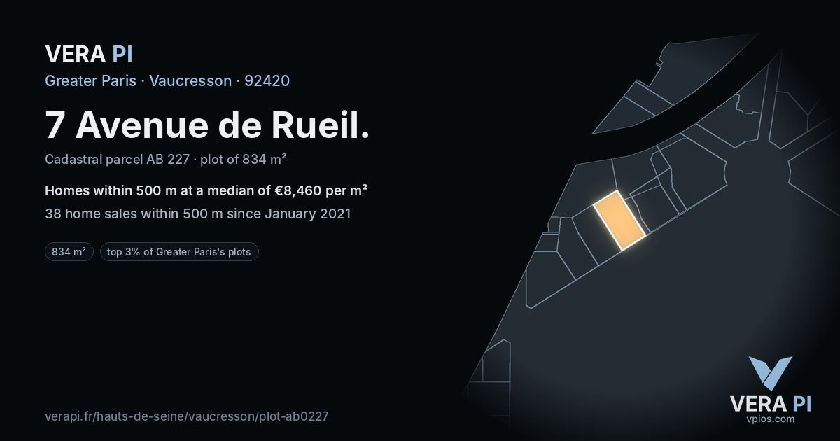 7 Avenue de Rueil, Vaucresson at night – the plot lit, the parcels around coloured by the prices near them