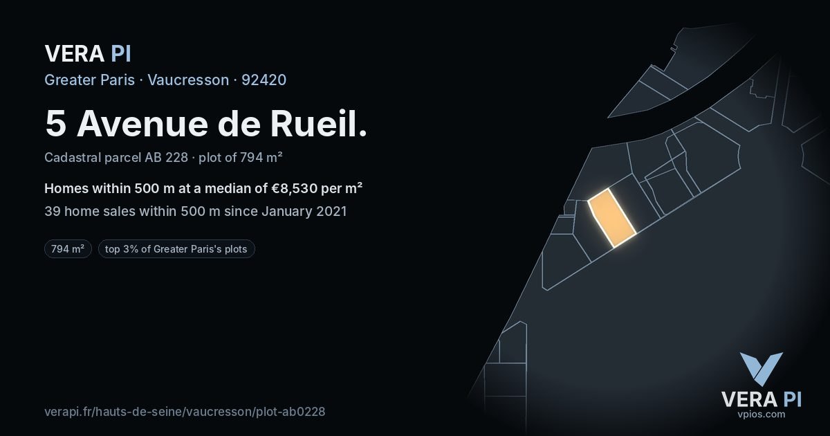 5 Avenue de Rueil, Vaucresson at night – the plot lit, the parcels around coloured by the prices near them