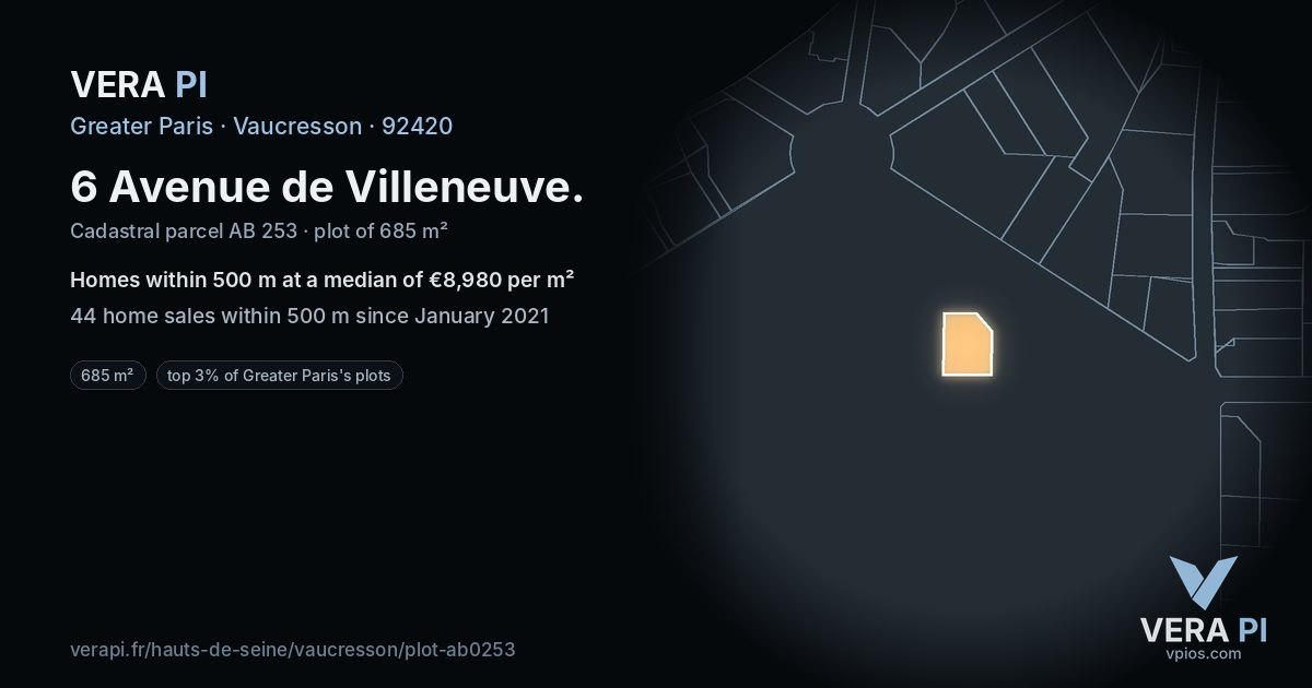 6 Avenue de Villeneuve, Vaucresson at night – the plot lit, the parcels around coloured by the prices near them