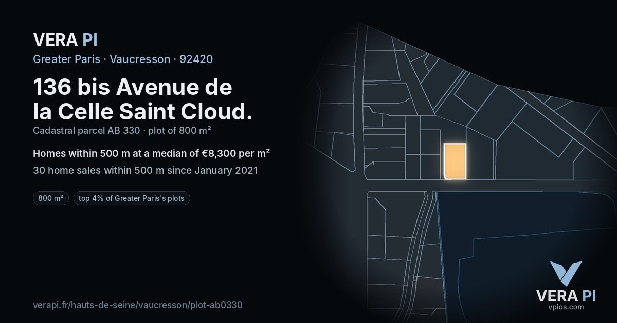 136 bis Avenue de la Celle Saint Cloud, Vaucresson at night – the plot lit, the parcels around coloured by the prices near them