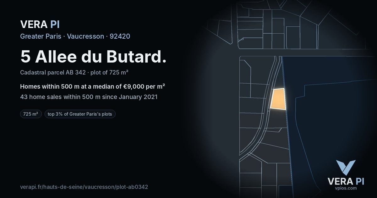 5 Allee du Butard, Vaucresson at night – the plot lit, the parcels around coloured by the prices near them