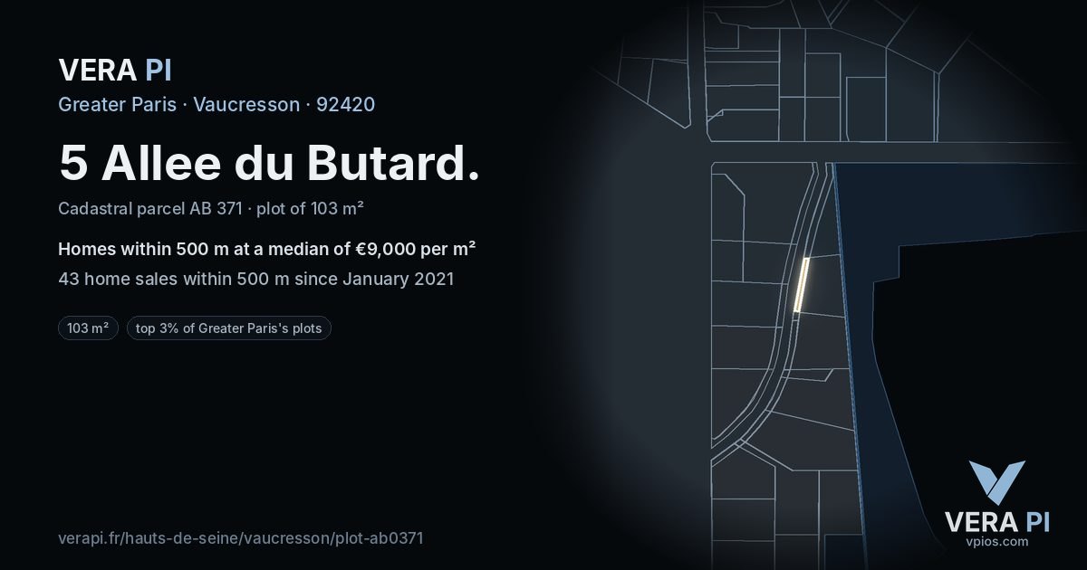 5 Allee du Butard, Vaucresson at night – the plot lit, the parcels around coloured by the prices near them