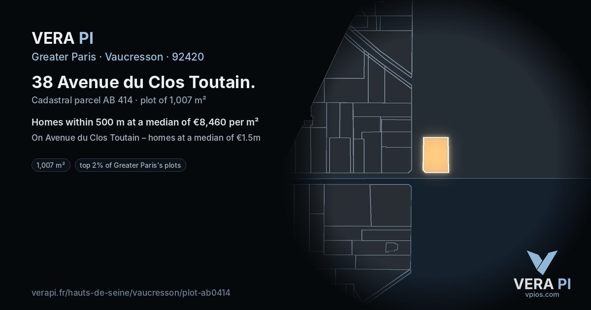 38 Avenue du Clos Toutain, Vaucresson at night – the plot lit, the parcels around coloured by the prices near them