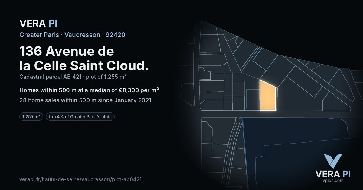136 Avenue de la Celle Saint Cloud, Vaucresson at night – the plot lit, the parcels around coloured by the prices near them
