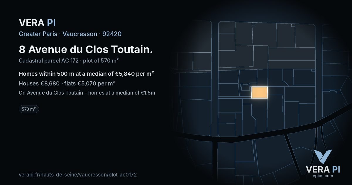 8 Avenue du Clos Toutain, Vaucresson at night – the plot lit, the parcels around coloured by the prices near them