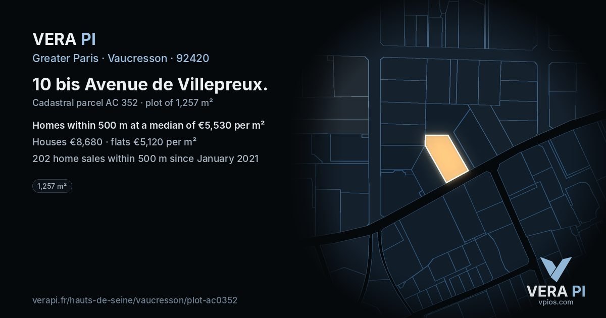 10 bis Avenue de Villepreux, Vaucresson at night – the plot lit, the parcels around coloured by the prices near them