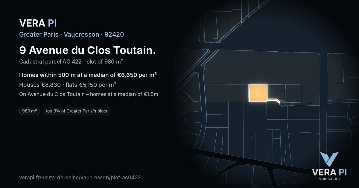 9 Avenue du Clos Toutain, Vaucresson at night – the plot lit, the parcels around coloured by the prices near them