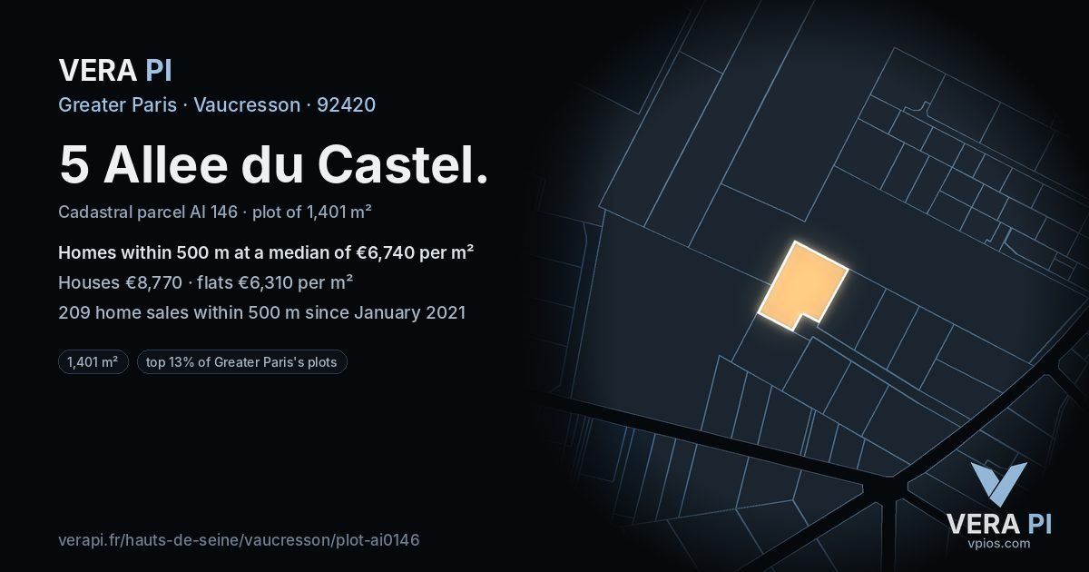 5 Allee du Castel, Vaucresson at night – the plot lit, the parcels around coloured by the prices near them