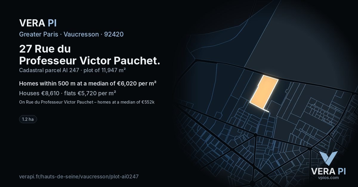 27 Rue du Professeur Victor Pauchet, Vaucresson at night – the plot lit, the parcels around coloured by the prices near them