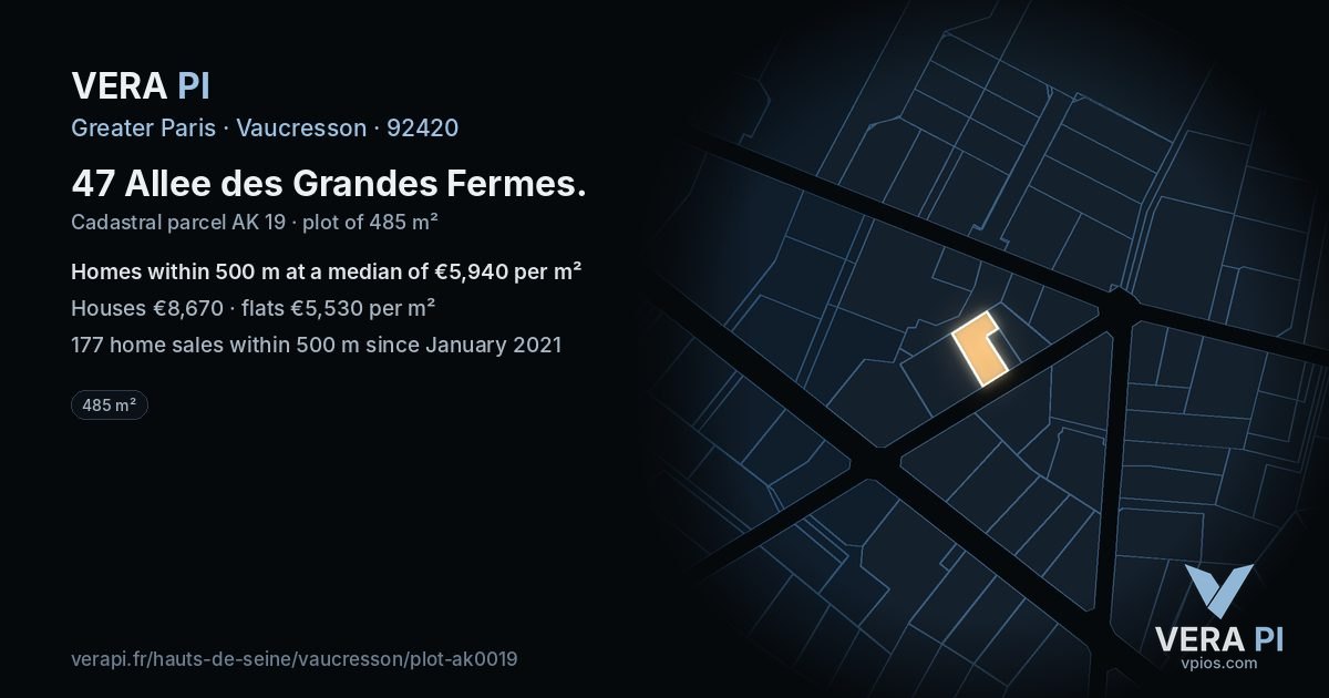 47 Allee des Grandes Fermes, Vaucresson at night – the plot lit, the parcels around coloured by the prices near them