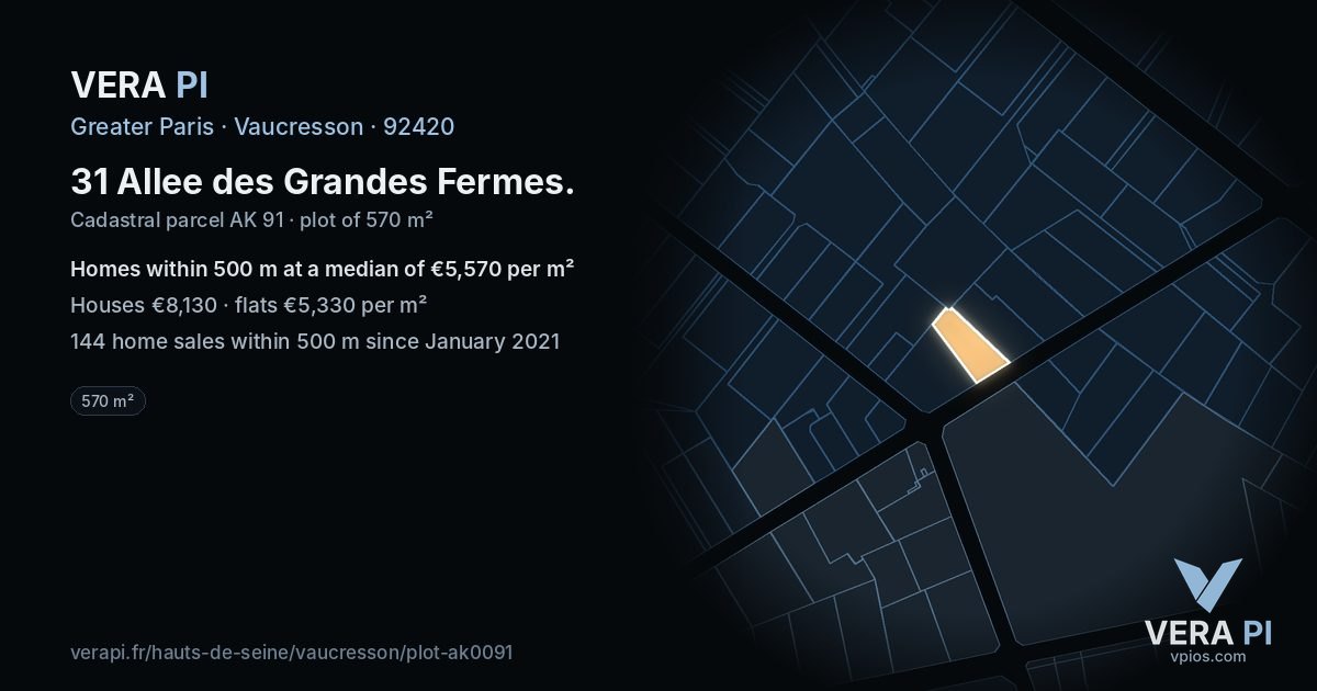 31 Allee des Grandes Fermes, Vaucresson at night – the plot lit, the parcels around coloured by the prices near them