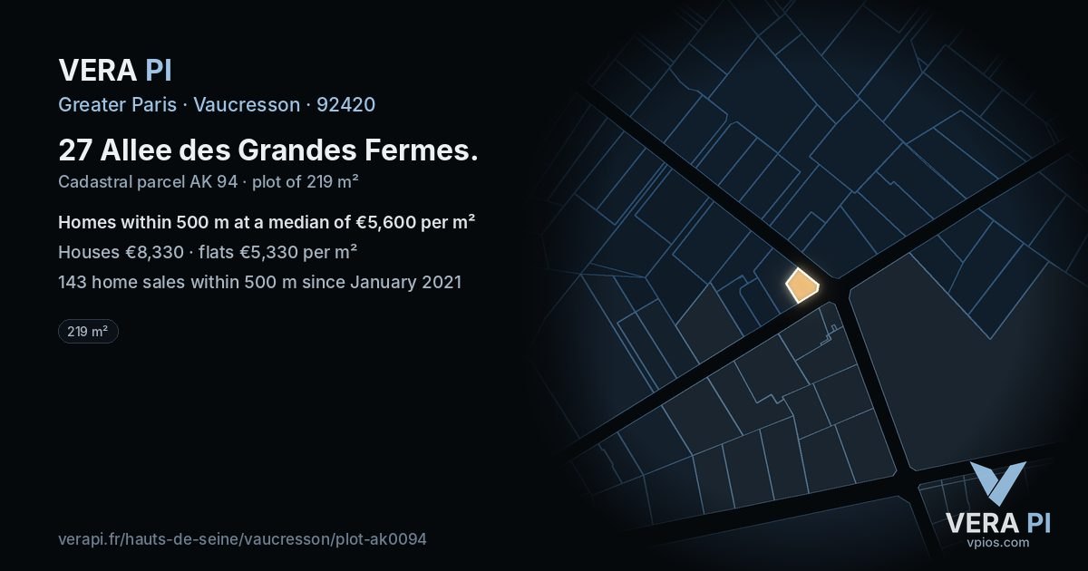 27 Allee des Grandes Fermes, Vaucresson at night – the plot lit, the parcels around coloured by the prices near them