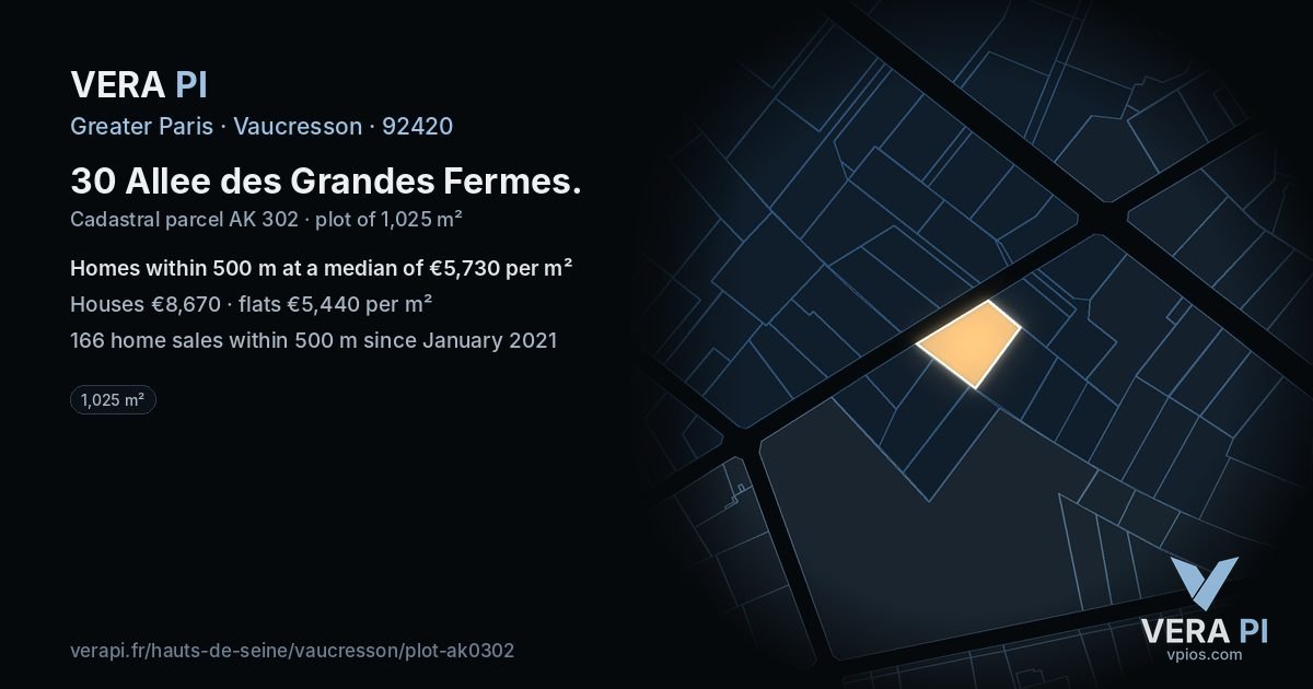 30 Allee des Grandes Fermes, Vaucresson at night – the plot lit, the parcels around coloured by the prices near them
