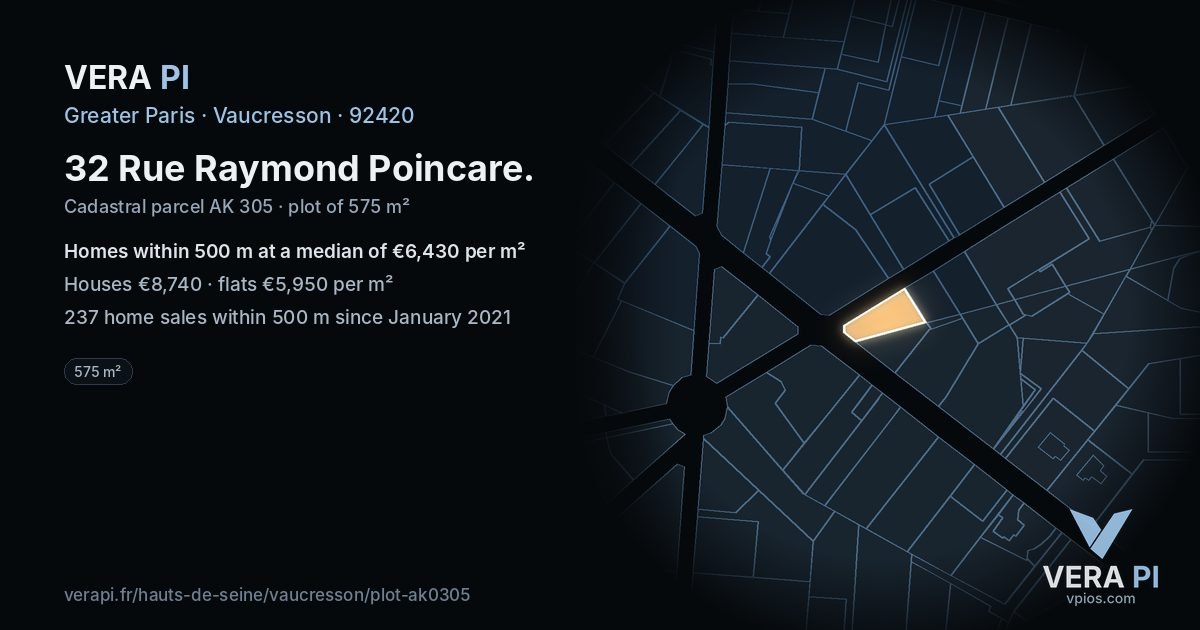32 Rue Raymond Poincare, Vaucresson at night – the plot lit, the parcels around coloured by the prices near them