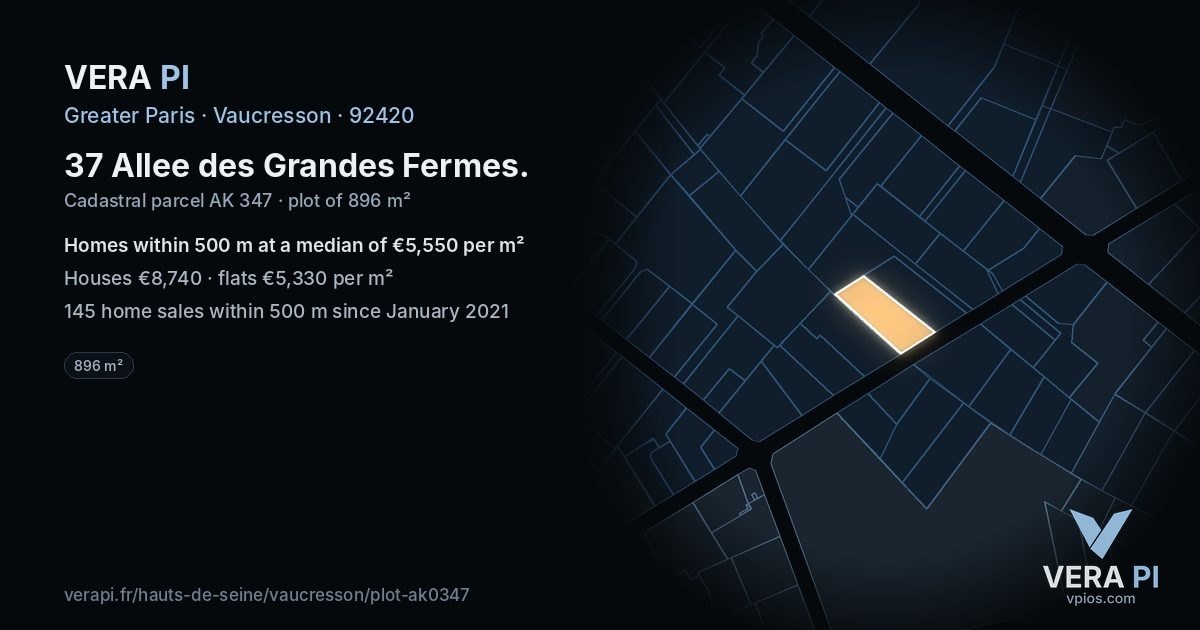 37 Allee des Grandes Fermes, Vaucresson at night – the plot lit, the parcels around coloured by the prices near them