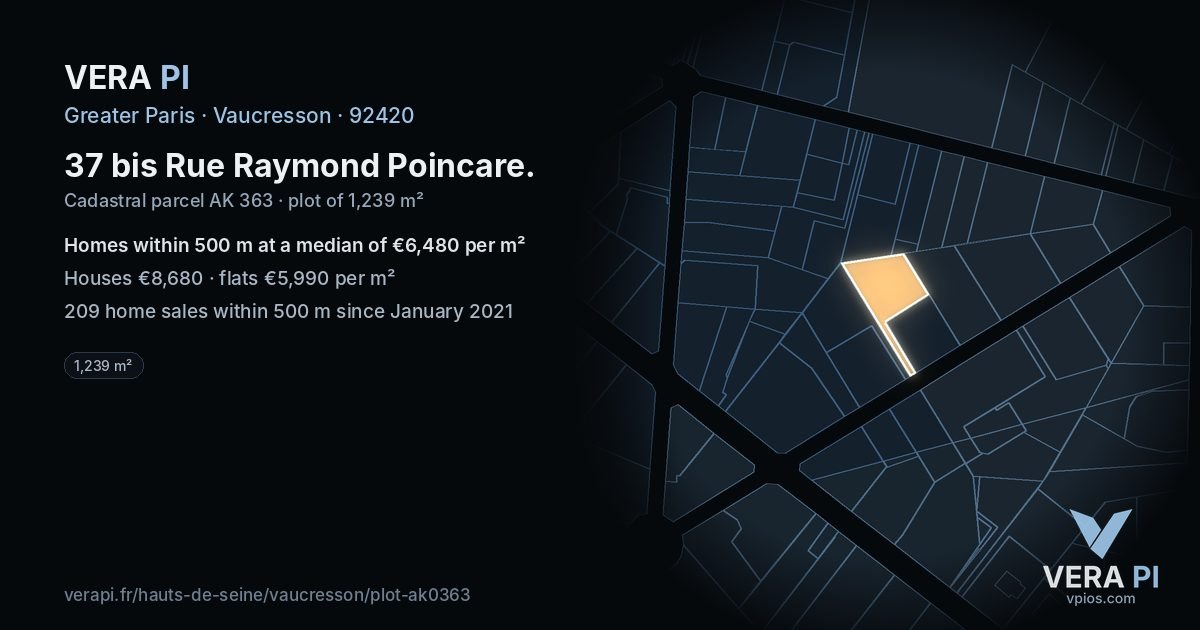 37 bis Rue Raymond Poincare, Vaucresson at night – the plot lit, the parcels around coloured by the prices near them