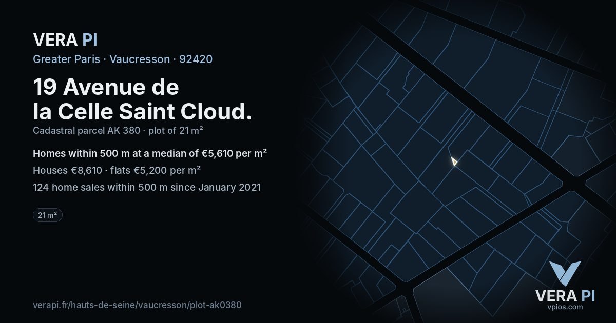 19 Avenue de la Celle Saint Cloud, Vaucresson at night – the plot lit, the parcels around coloured by the prices near them