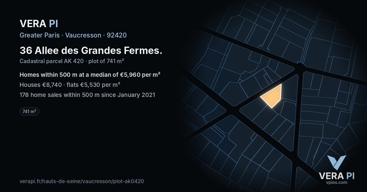 36 Allee des Grandes Fermes, Vaucresson at night – the plot lit, the parcels around coloured by the prices near them
